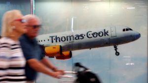 poioi tha epwfelithoun apo tin katarreusi tis thomas cook.w l