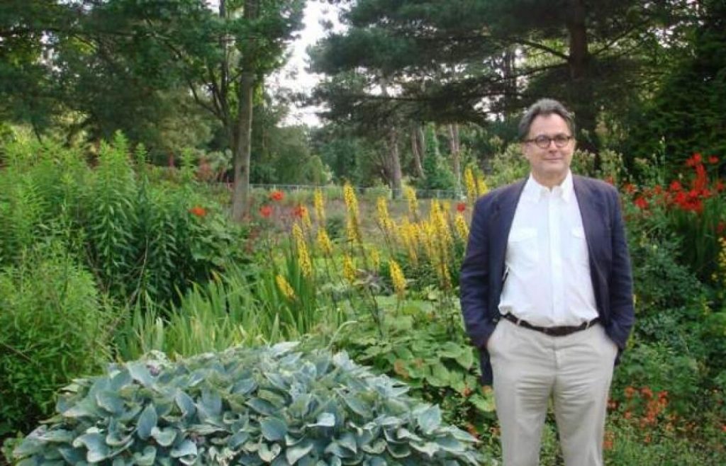 main 355e40fc8af1753c5e218b7ddbe79976