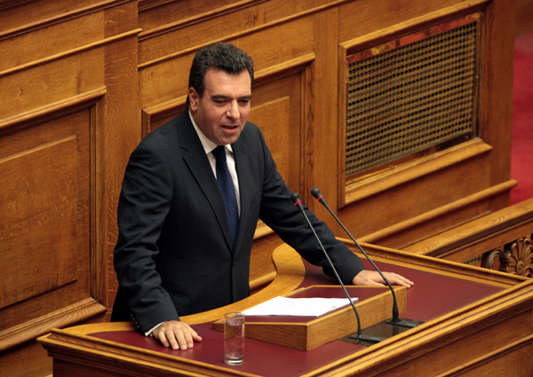ΜΑΝΟΣ ΚΟΝΣΟΛΑΣ