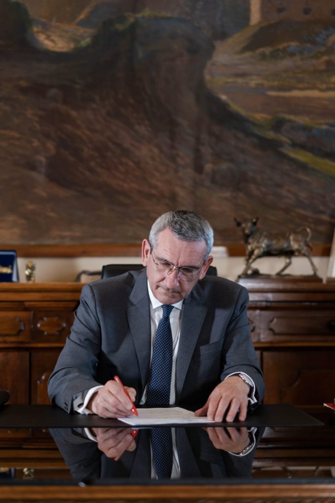 0 02 05 e257671355ec859c371c286f7278227b0f2e019a7cbdecc81bf85aff38ba97d2 1c6da2ebf5bac1 1