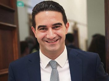 press photo mihalis katrinis e1572815050243 352x264 1