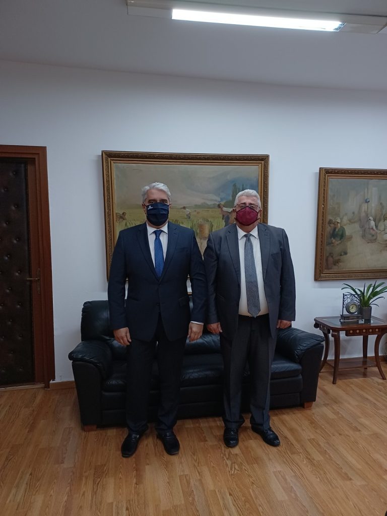 0 02 0a 925c9b4609f89ed9805d2851d23ae0d6a1cac7e24e7dfef1d00f6b60dad5bbeb 6f86fa68e5243f37