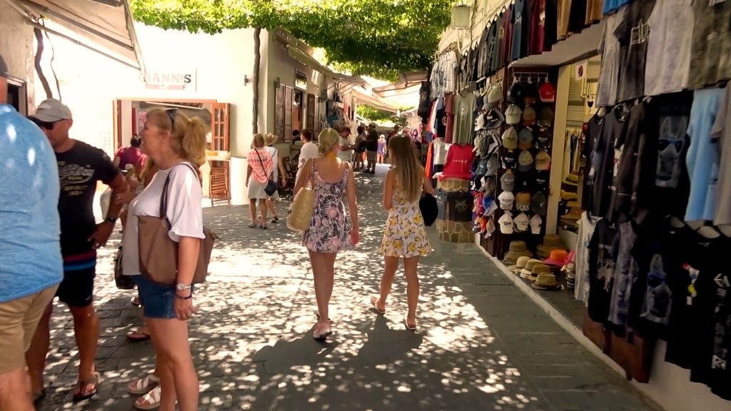 C0076.00 02 07 30.Still190 1