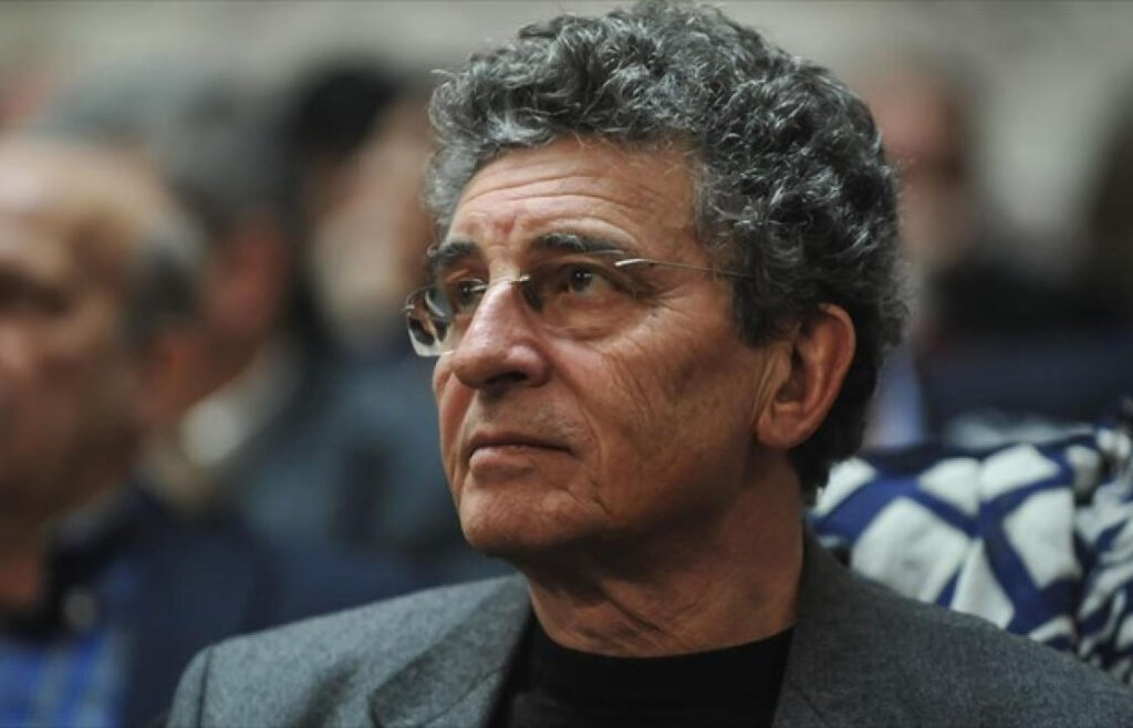 main d865469464b728246f2b72666d771d5c