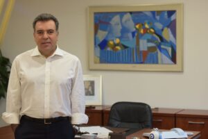 konsolas manos 1