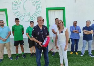 Παράδοση ενός απινιδωτή στην Αναγέννηση Aσφενδιού από το Ροταριανό Όμιλο Κω 2