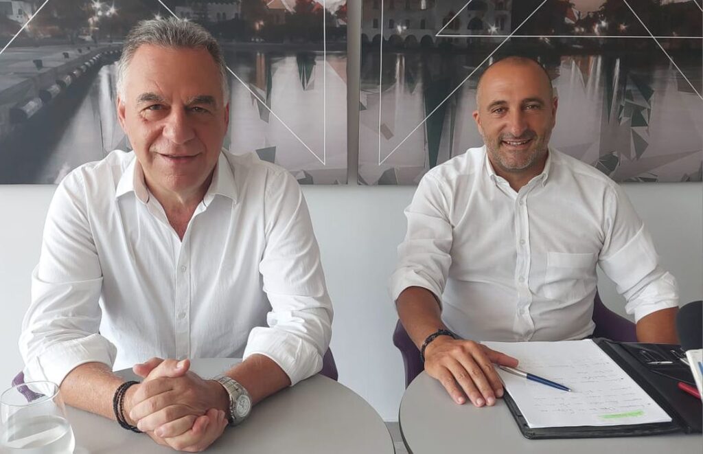 e483374f ba61 4bb2 a907 31297e6c6b6f