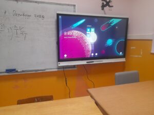 2024 11 13 διαδραστικές οθόνες 1