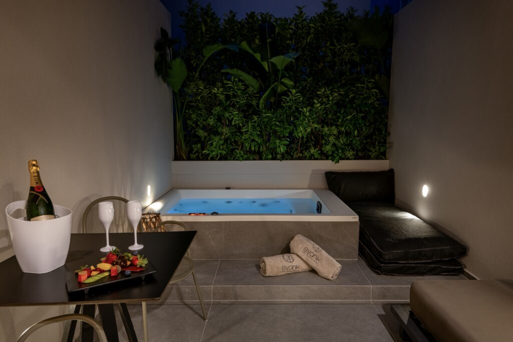 Double room outdoor jacuzzi TRA 5098 scaled